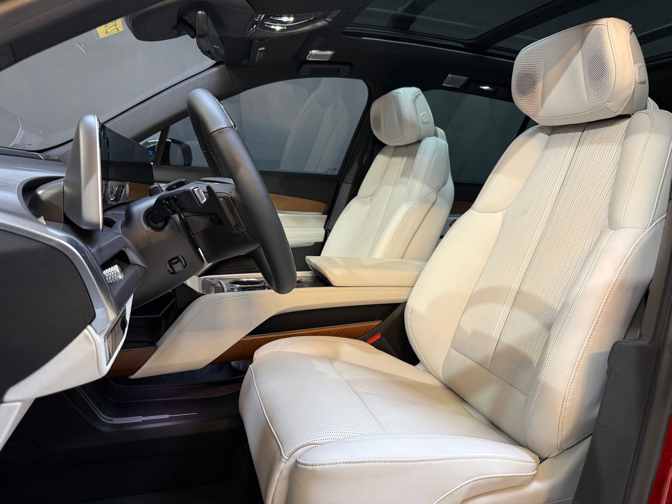 New 2026 Cadillac Vistiq Sport image 5