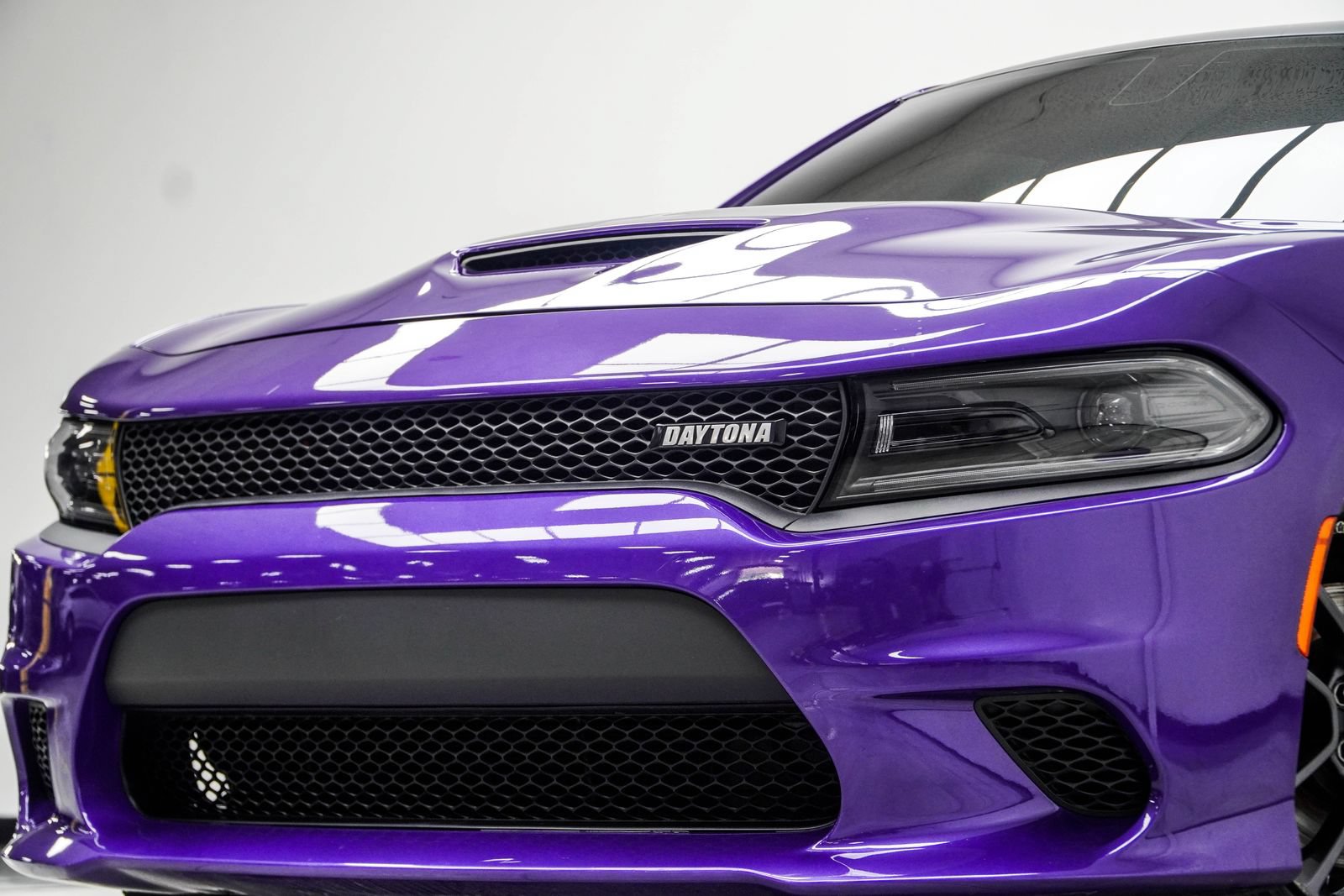 Used 2023 Dodge Charger R/T w/ Daytona Edition Group RWD image 2