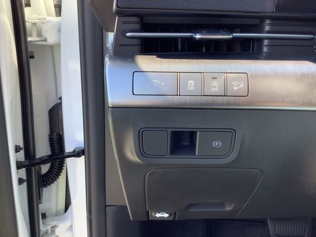 Certified 2026 Hyundai Kona SE image 19