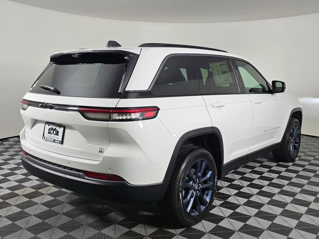 New 2026 Jeep Grand Cherokee Limited AWD/4WD image 4