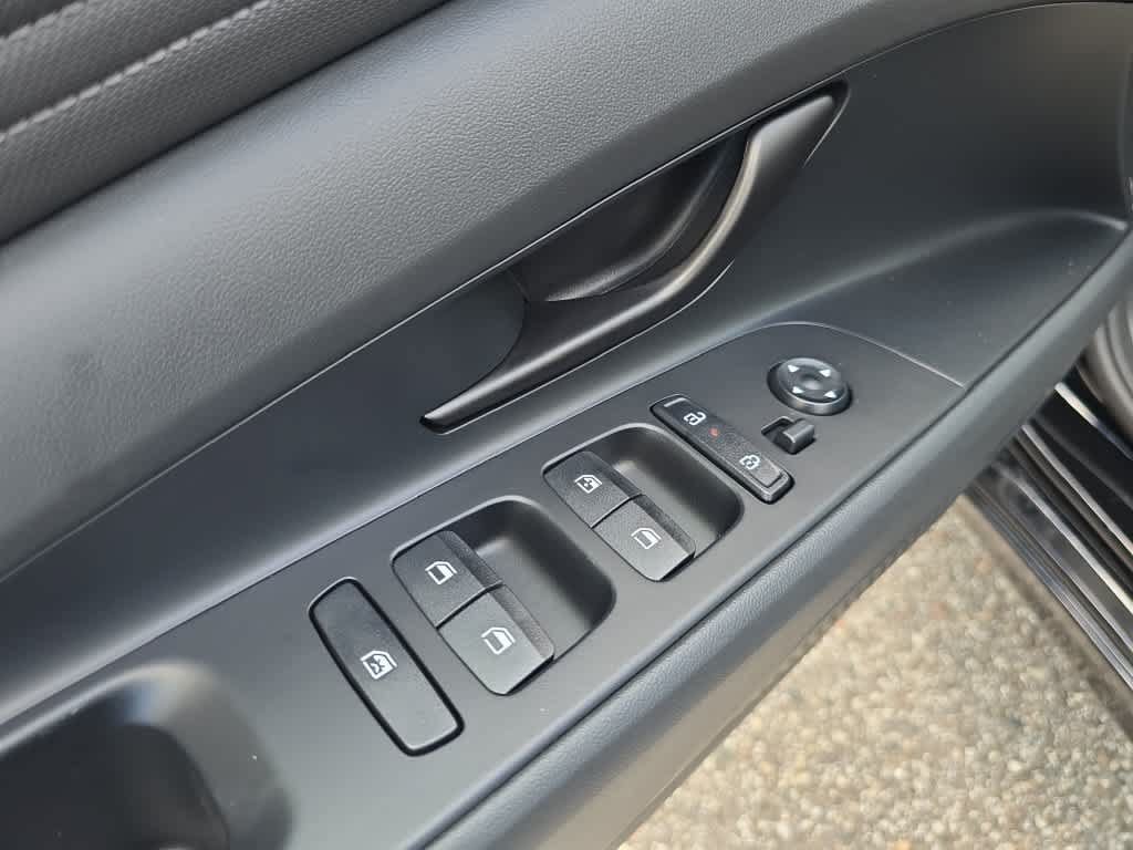 New 2026 Hyundai Elantra SEL Sport FWD image 17