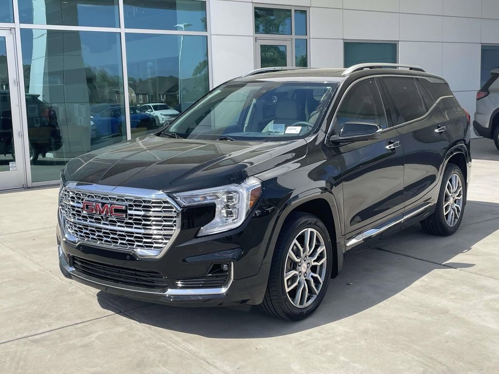 Used 2024 GMC Terrain Denali w/ Denali Premium Package image 1