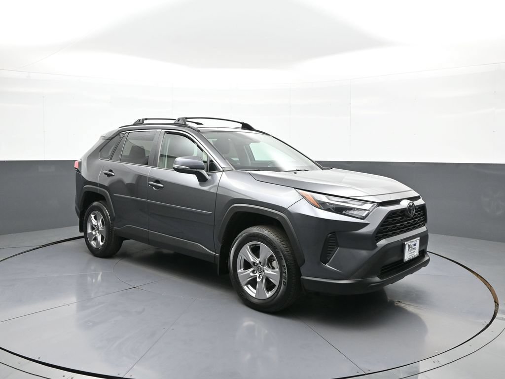 Used 2023 Toyota RAV4 XLE AWD/4WD image 4