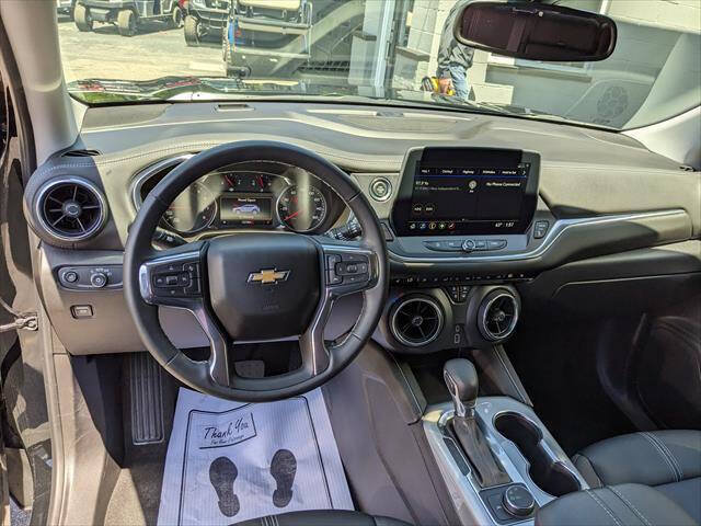 Used 2024 Chevrolet Blazer LT w/ Midnight/Sport Edition FWD image 13