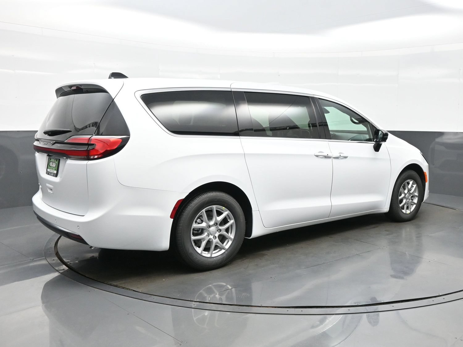 New 2027 Chrysler Pacifica Select w/ Family Tech Group FWD image 7