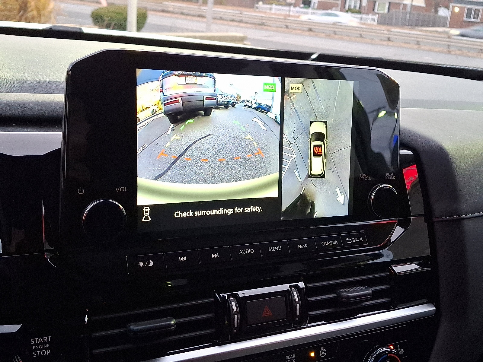 New 2025 Nissan Pathfinder SL image 13