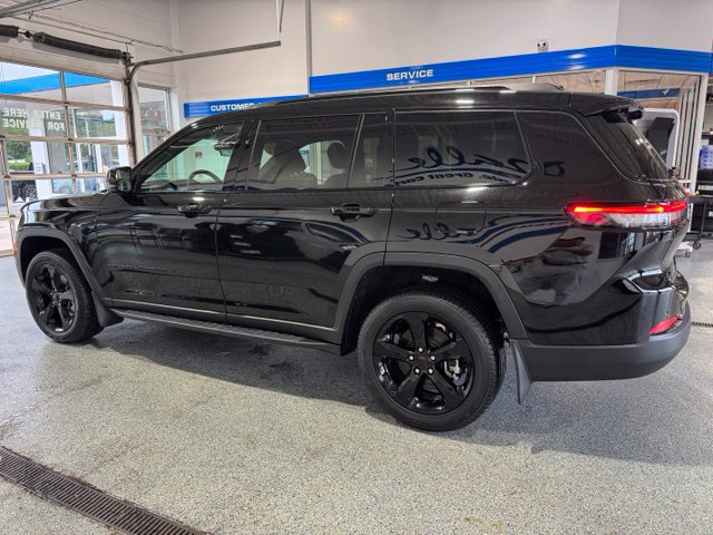 Used 2025 Jeep Grand Cherokee L Limited w/ Luxury Tech Group II AWD/4WD image 5