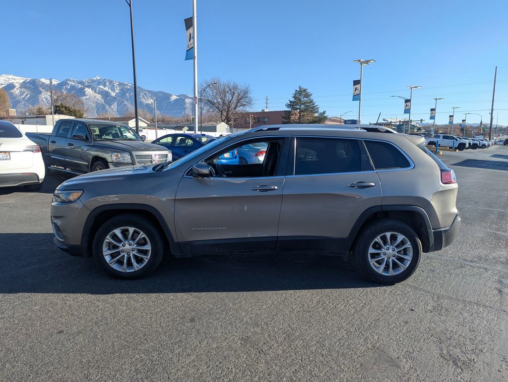 Used 2019 Jeep Cherokee Latitude w/ Popular Appearance Group FWD image 8