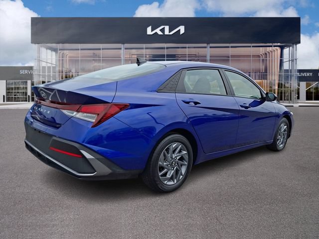 Used 2024 Hyundai Elantra SEL FWD image 6