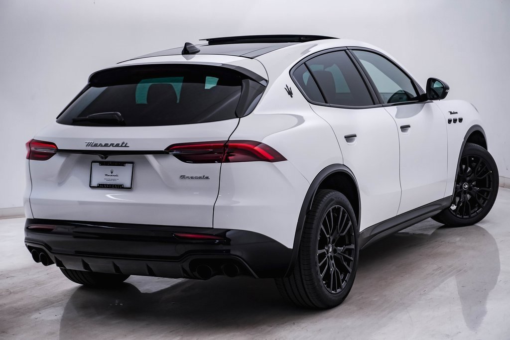Used 2025 Maserati Grecale Modena image 11