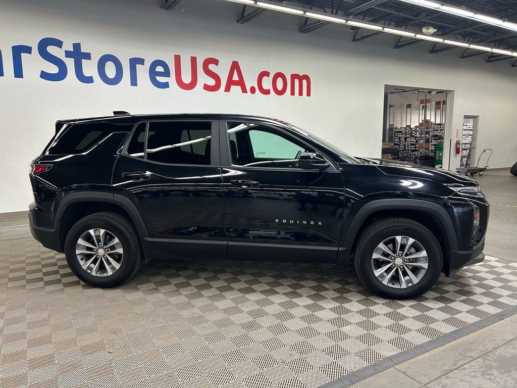 Used 2025 Chevrolet Equinox LT AWD/4WD image 8