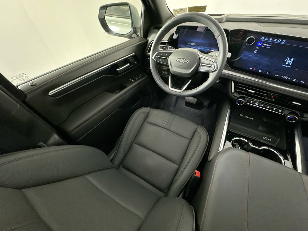 Used 2026 Chevrolet Suburban RST w/ Comfort Package AWD/4WD image 9
