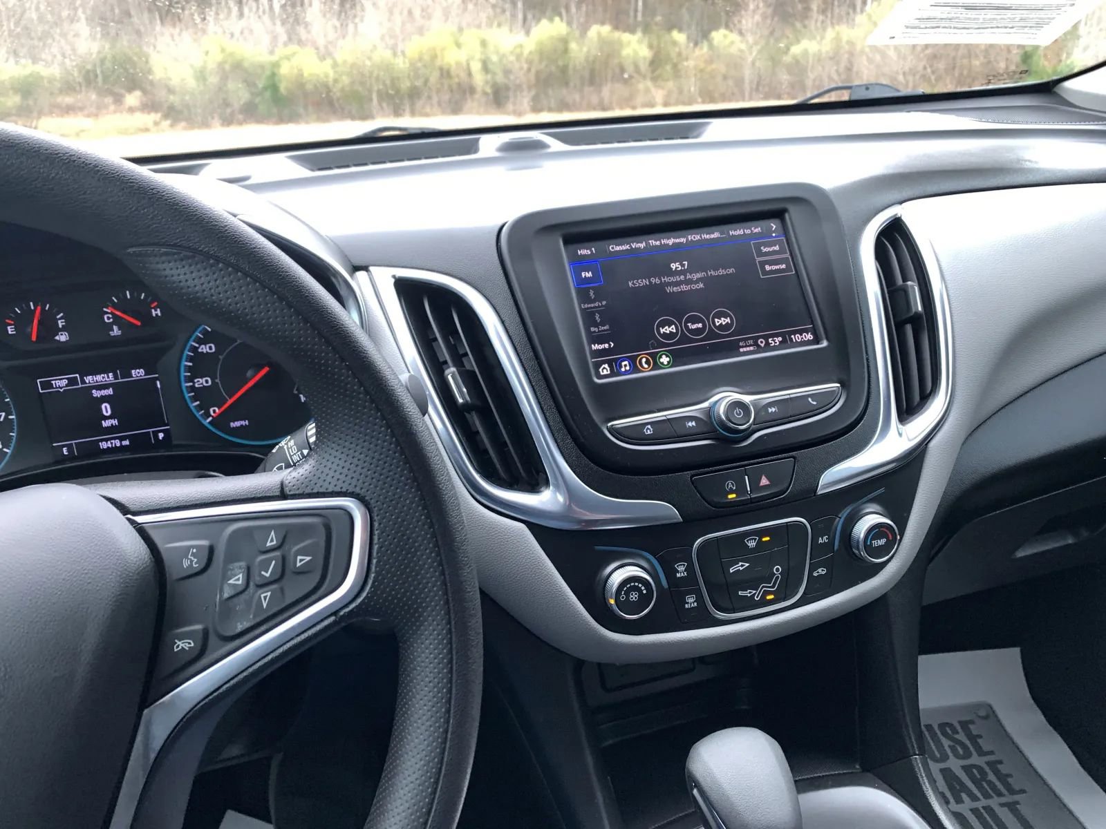 Used 2022 Chevrolet Equinox LS w/ Driver Confidence II Package image 14