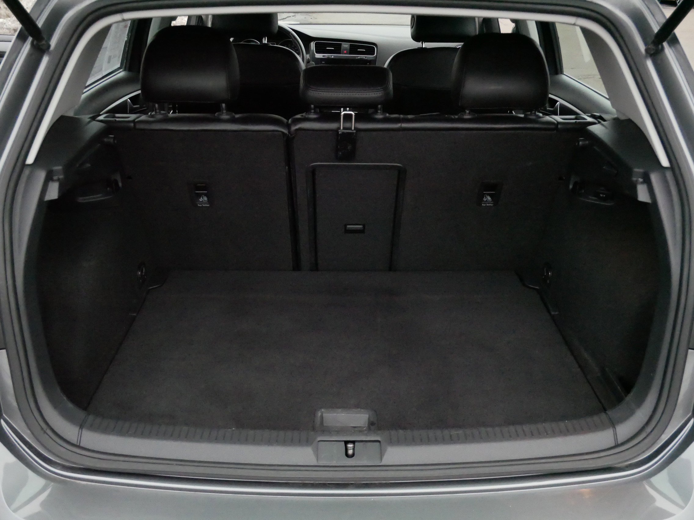 Used 2019 Volkswagen e-Golf SE w/ Driver Assistance Package image 17