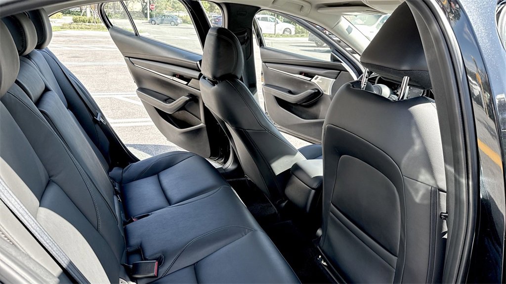Used 2020 MAZDA MAZDA3 Sedan w/ Preferred Package image 34