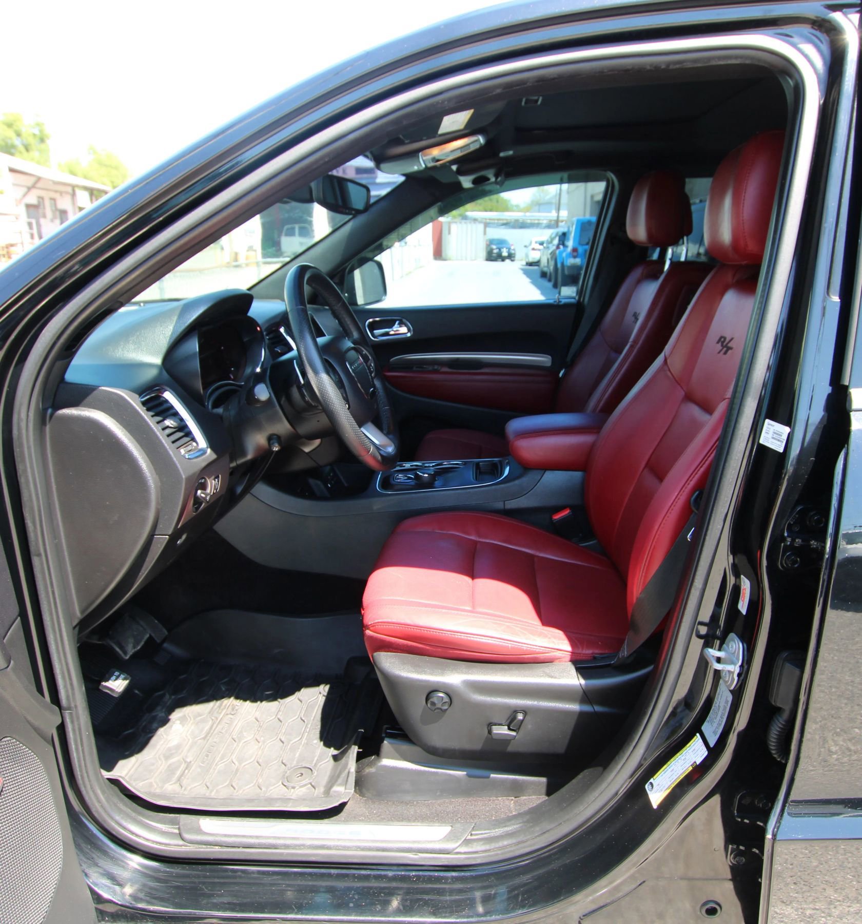 Used 2017 Dodge Durango R/T w/ Technology Group RWD image 9