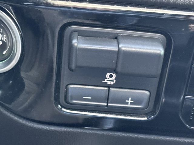 Used 2024 Chevrolet Silverado 3500 High Country w/ High Country Premium Package image 37