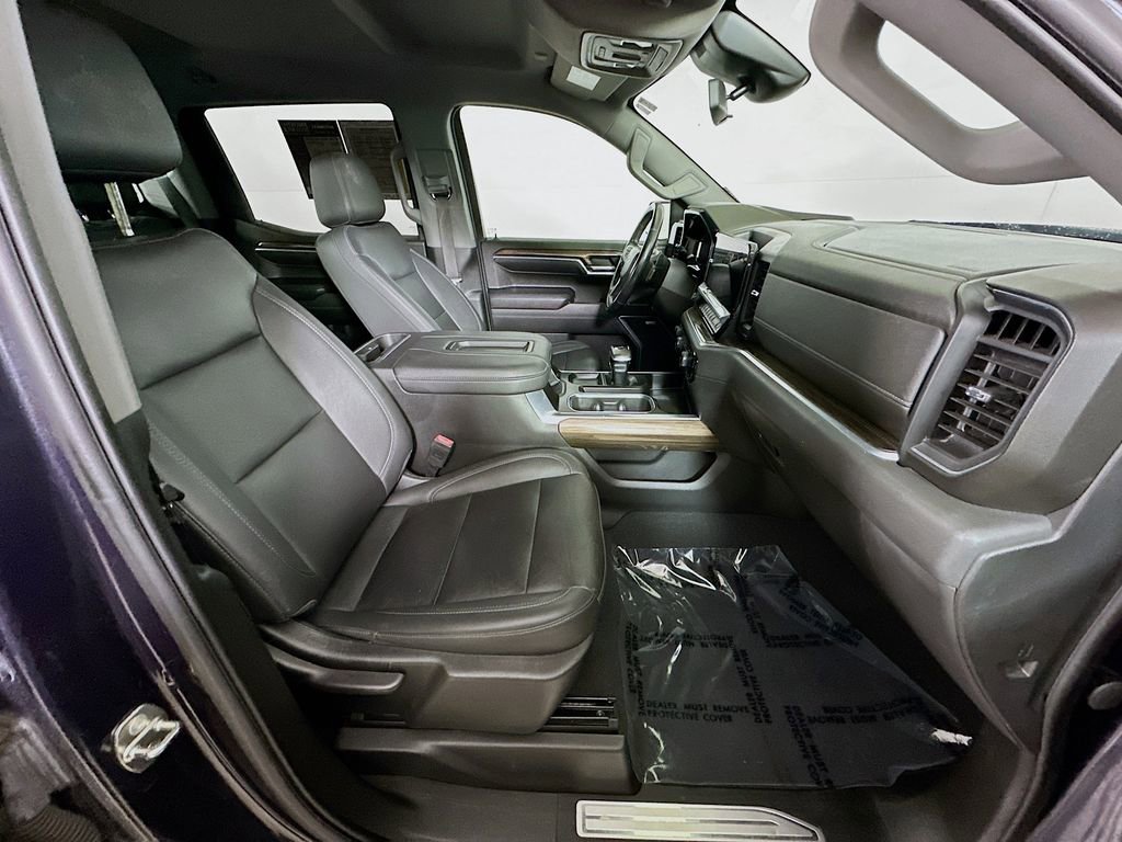 Used 2022 Chevrolet Silverado 1500 RST w/ Convenience Package II image 12