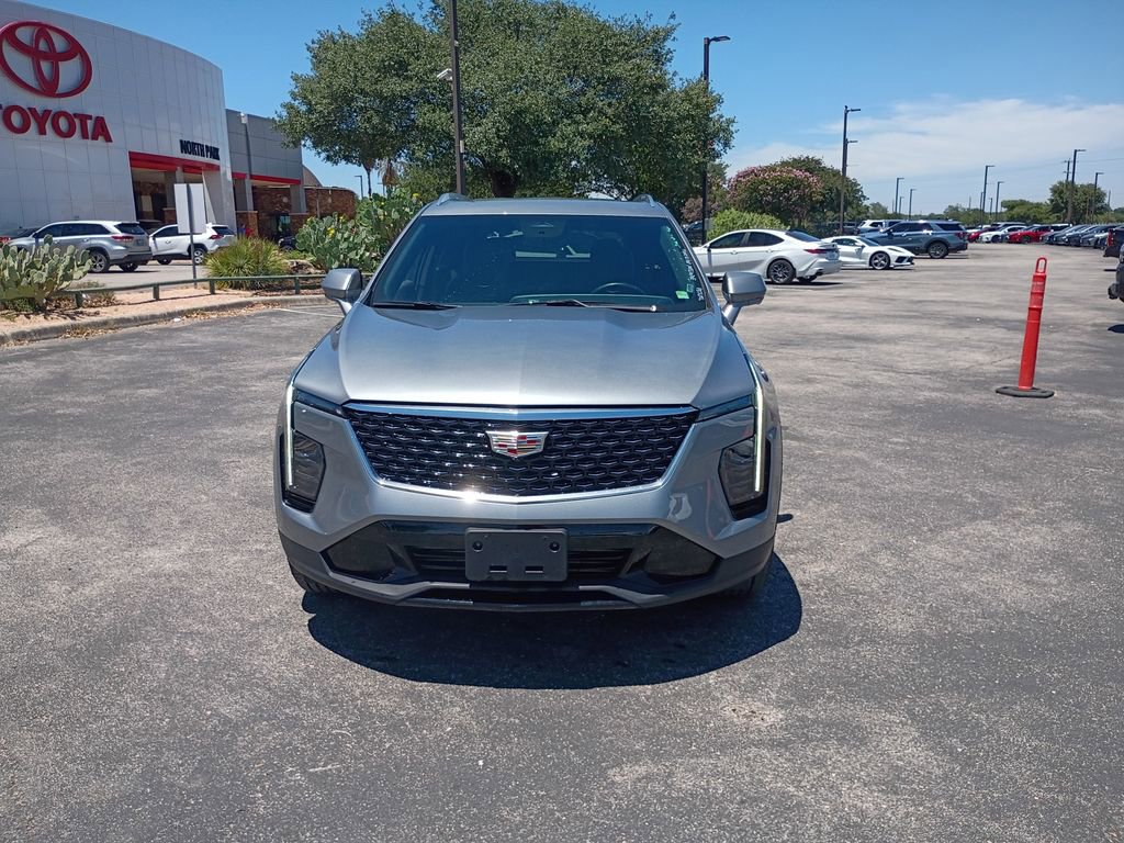 Used 2025 Cadillac XT4 Premium Luxury FWD image 3