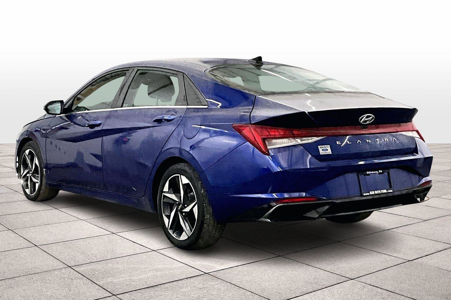 Used 2021 Hyundai Elantra SEL w/ Convenience + Premium Package image 10