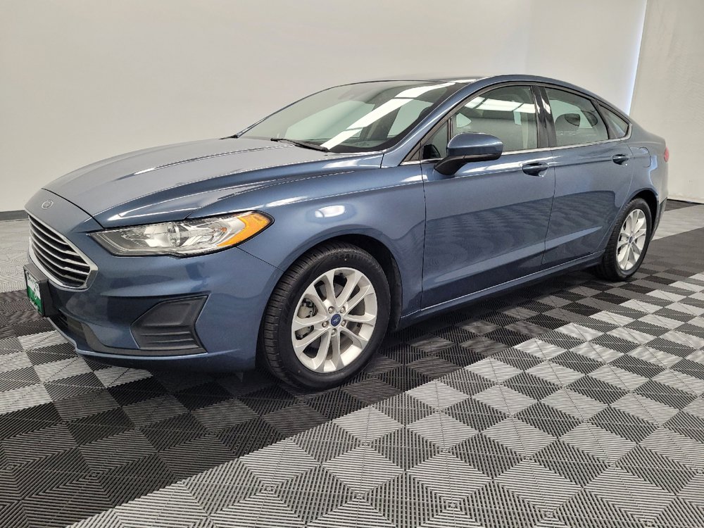 Used 2019 Ford Fusion SE FWD image 2