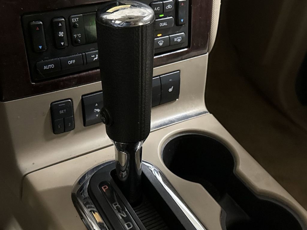 Used 2010 Ford Explorer Limited image 17