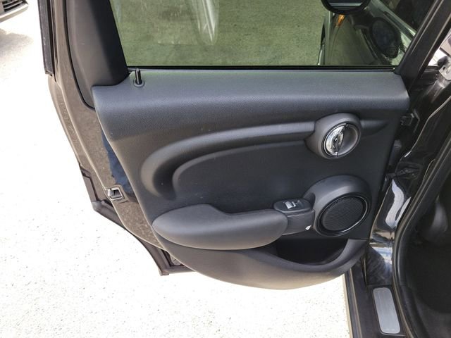 Used 2017 MINI Cooper 4-Door Hardtop image 27