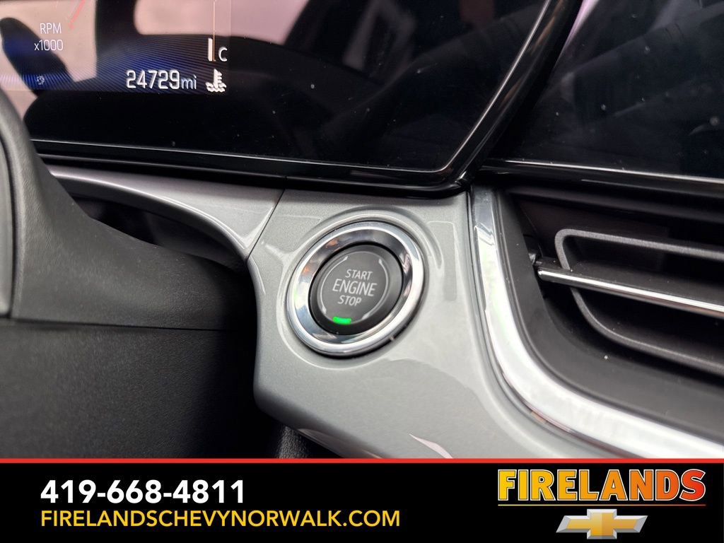 Used 2025 Chevrolet Trax LT w/ LT Convenience Package image 31