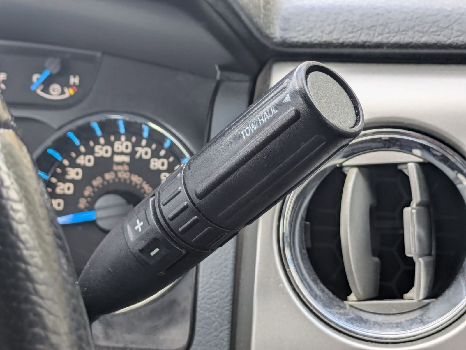 Used 2014 Ford F150 XLT w/ Equipment Group 302A Luxury image 15