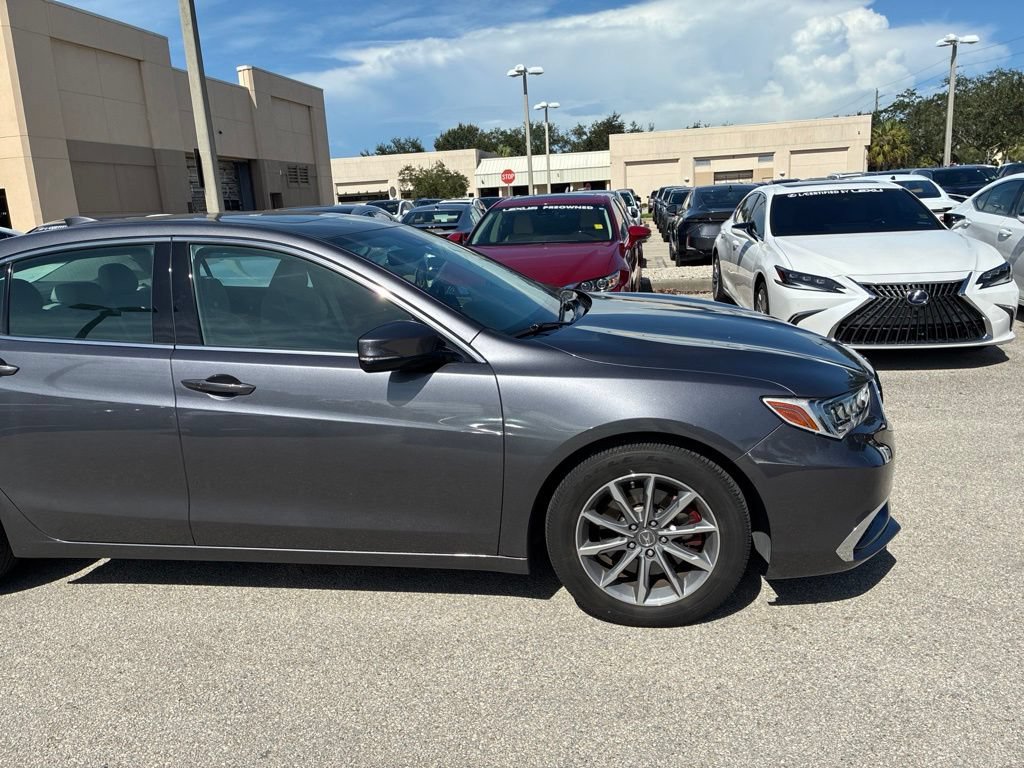Used 2018 Acura TLX w/ Technology Package FWD image 4