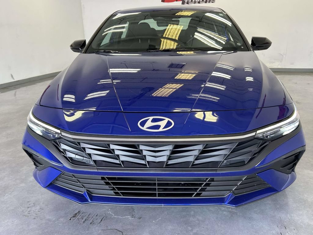 Used 2025 Hyundai Elantra Sport FWD image 8