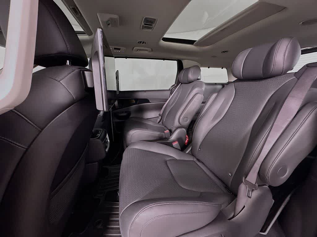 Used 2025 Kia Carnival SX Prestige FWD image 14