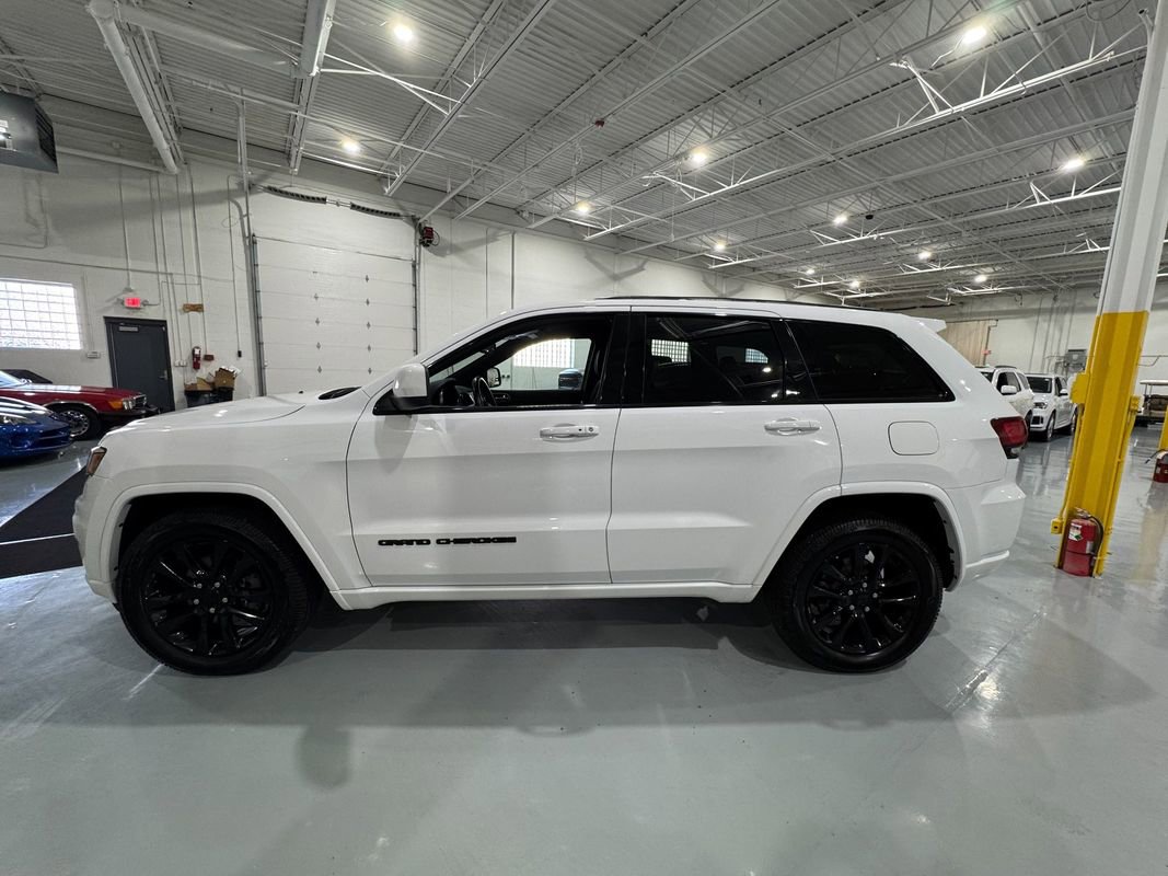 Used 2020 Jeep Grand Cherokee Altitude image 4