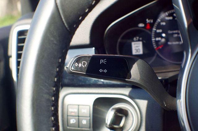 Used 2023 Porsche Cayenne image 22