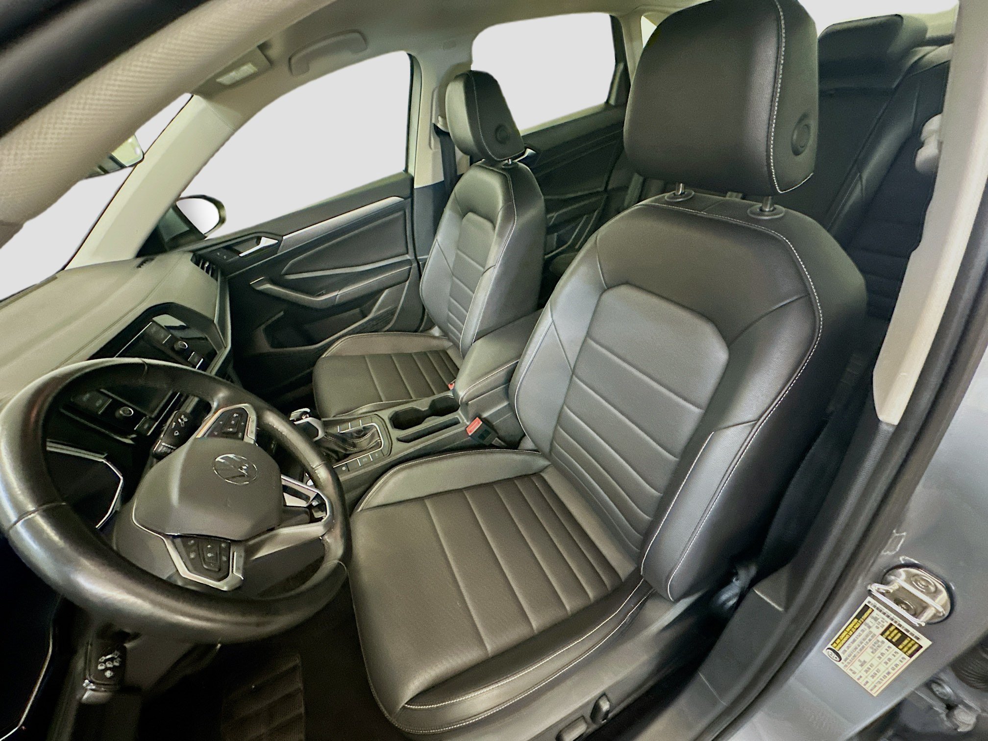 Used 2024 Volkswagen Jetta SE FWD image 13