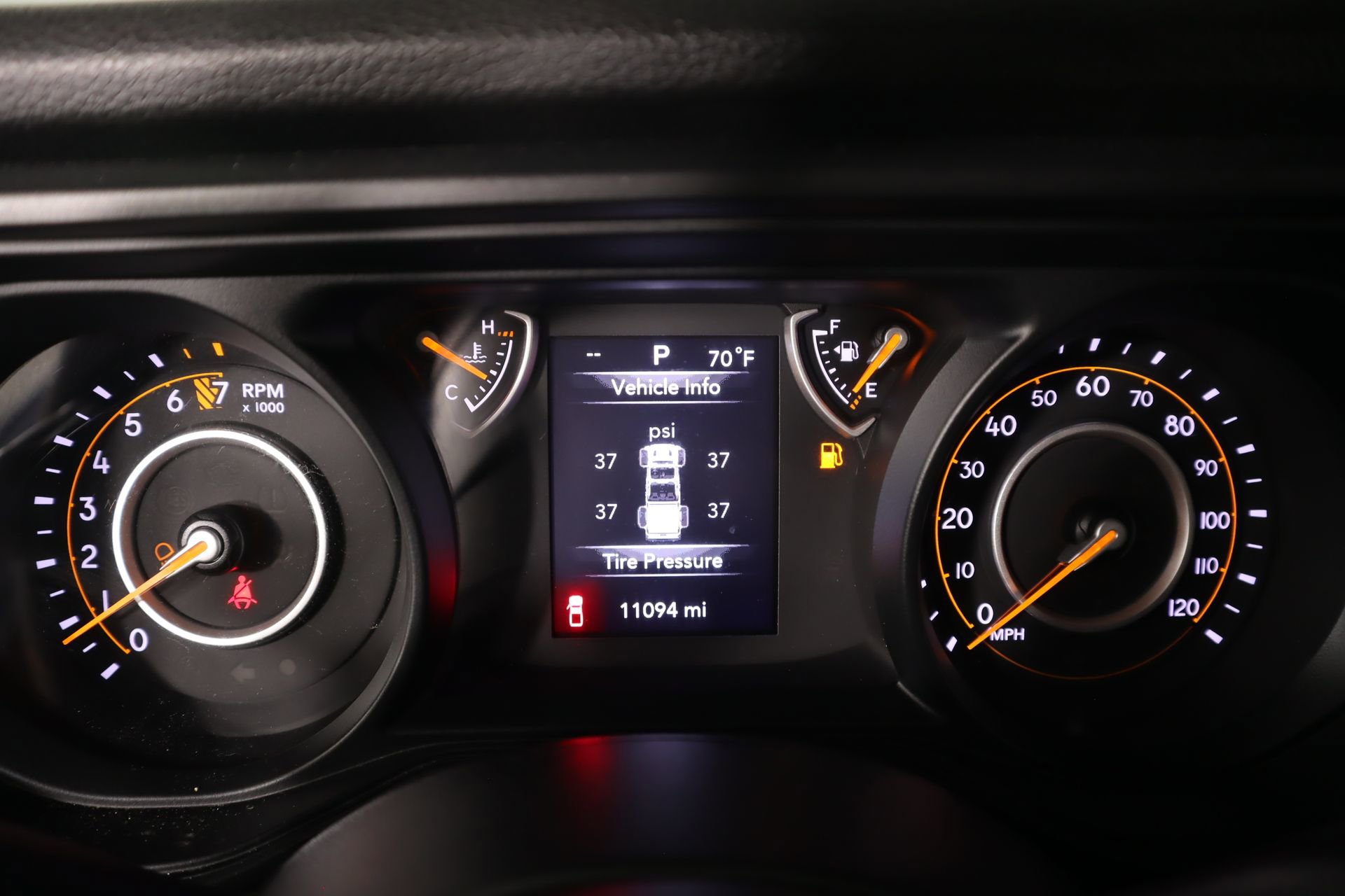 Used 2025 Jeep Gladiator Sport image 4