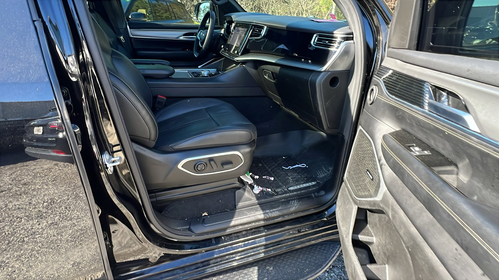 Used 2023 Jeep Wagoneer Series II image 20