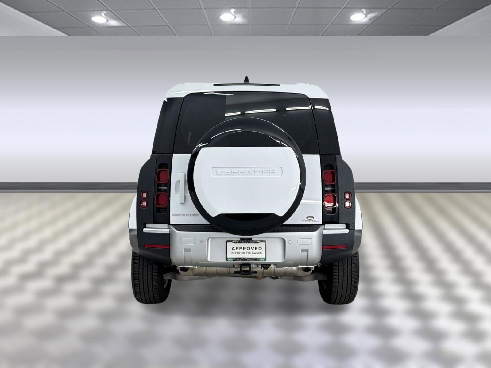 Used 2025 Land Rover Defender 110 S image 10