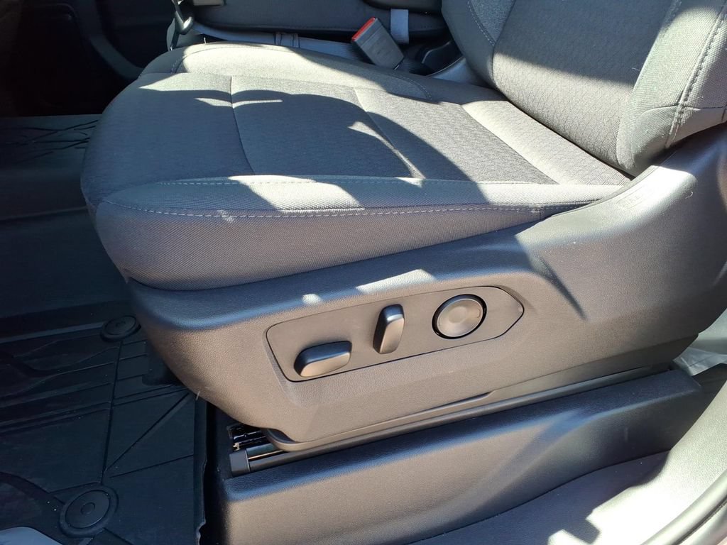 New 2026 Chevrolet Silverado 2500 Custom w/ Custom Value Package AWD/4WD image 17