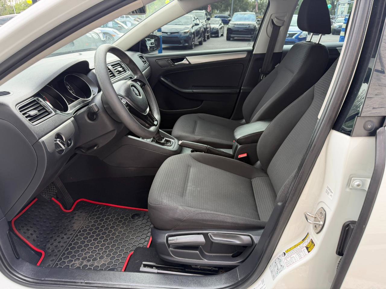 Used 2016 Volkswagen Jetta SE image 23