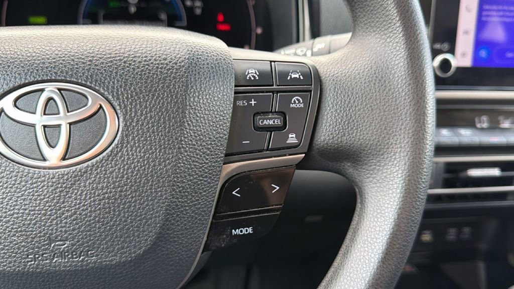 Certified 2025 Toyota Camry LE image 28