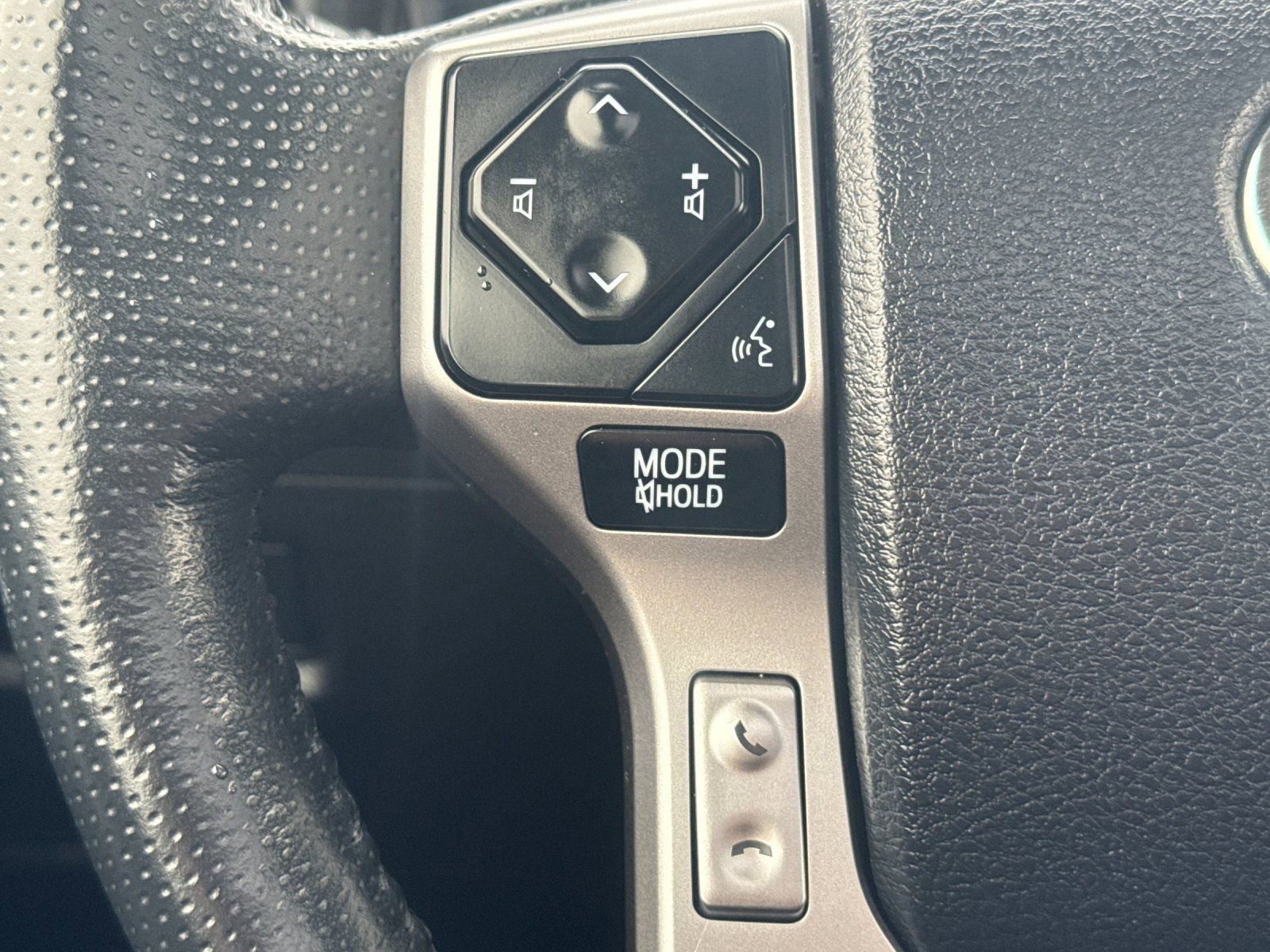 Used 2023 Toyota 4Runner Limited image 27