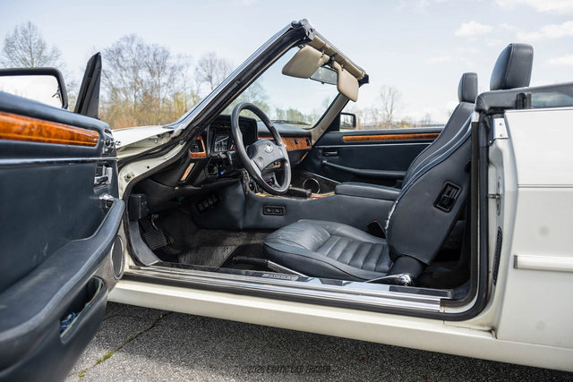 Used 1989 Jaguar XJS V12 Convertible image 46