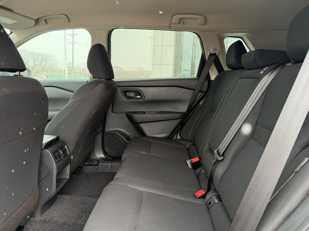 Used 2026 Nissan Rogue S AWD/4WD image 14