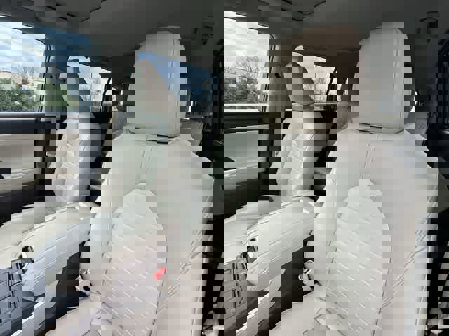 Used 2022 Toyota Highlander XLE image 15