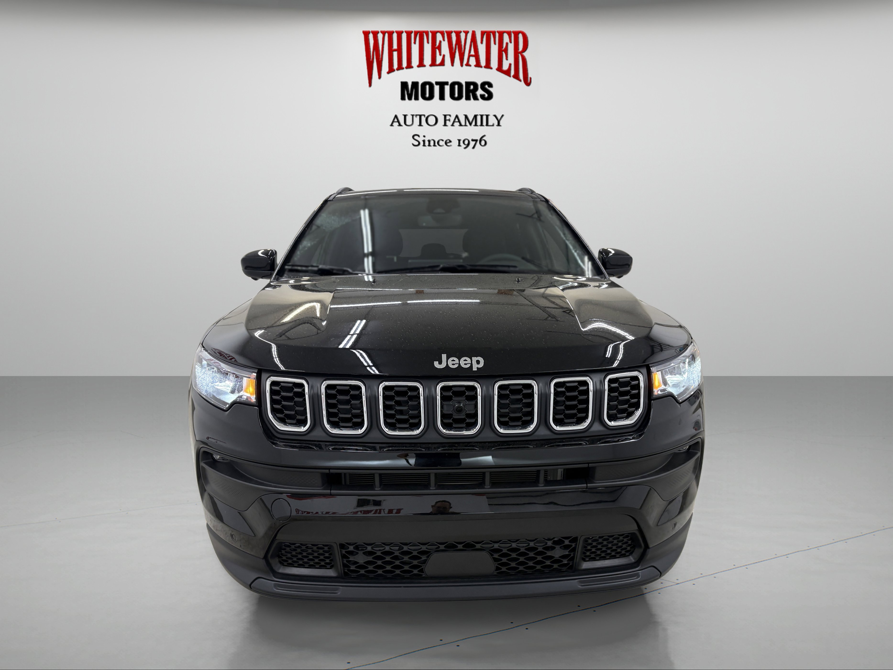 Used 2024 Jeep Compass Latitude image 6