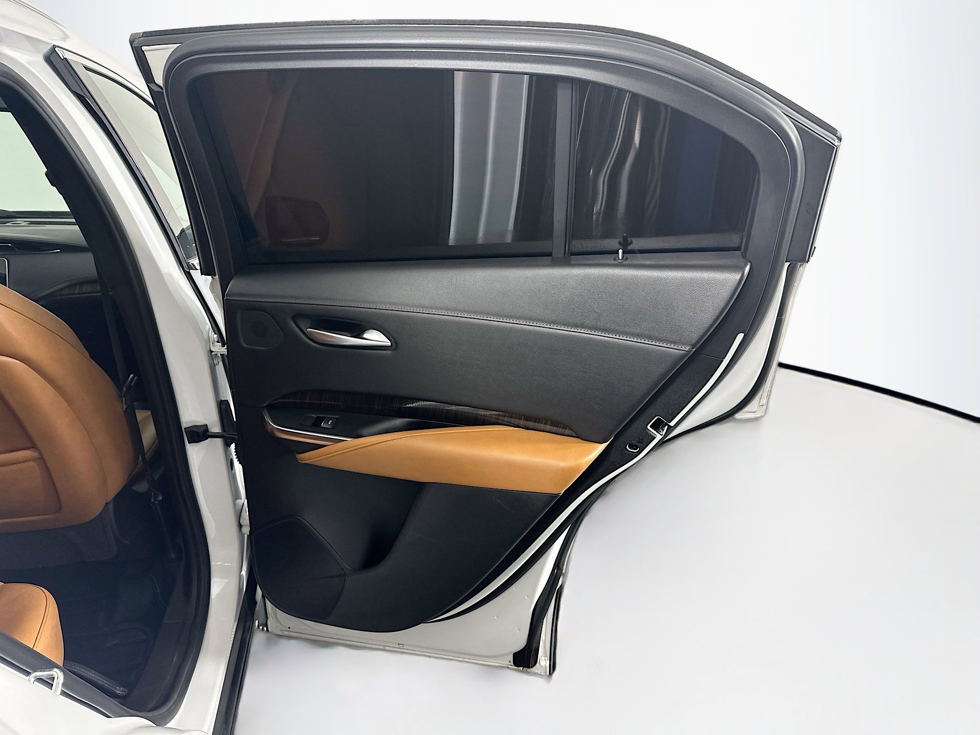 Used 2023 Cadillac XT4 Premium Luxury w/ Technology Package AWD/4WD image 32