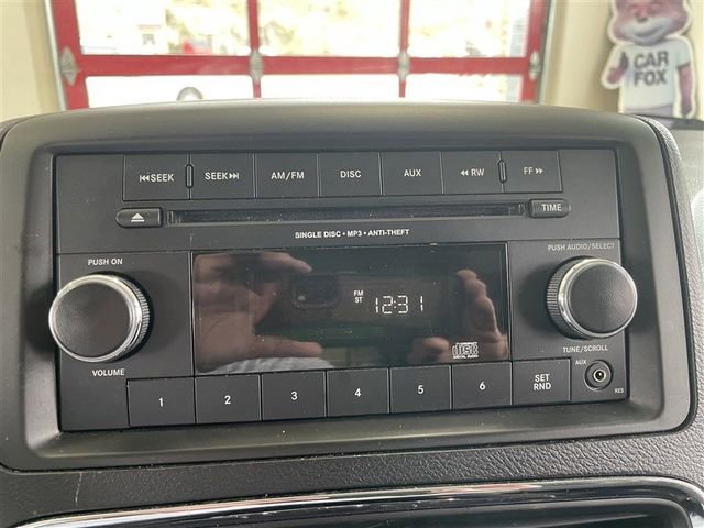 Used 2017 Dodge Grand Caravan SE FWD image 16