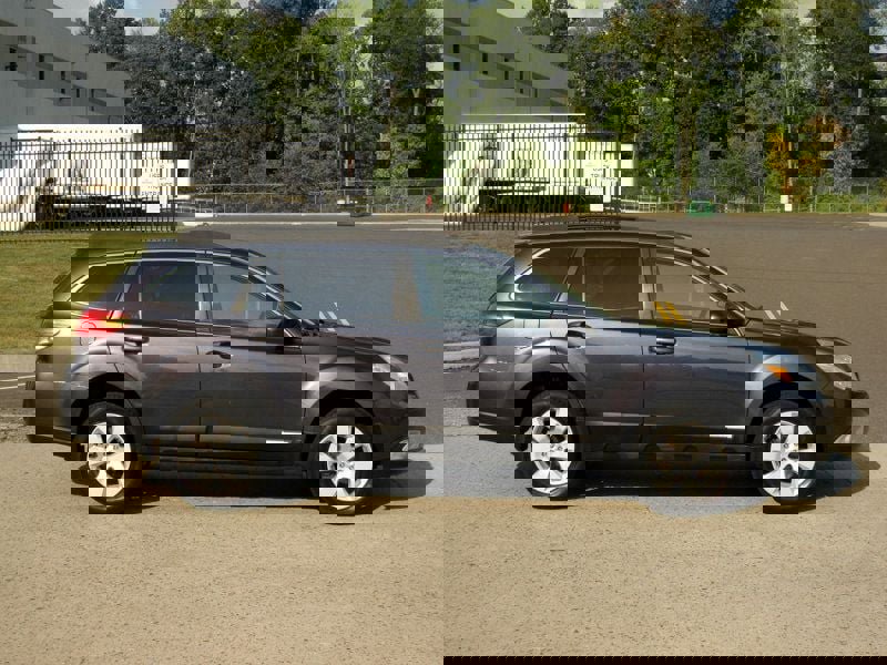 Used 2012 Subaru Outback 2.5i Limited image 7