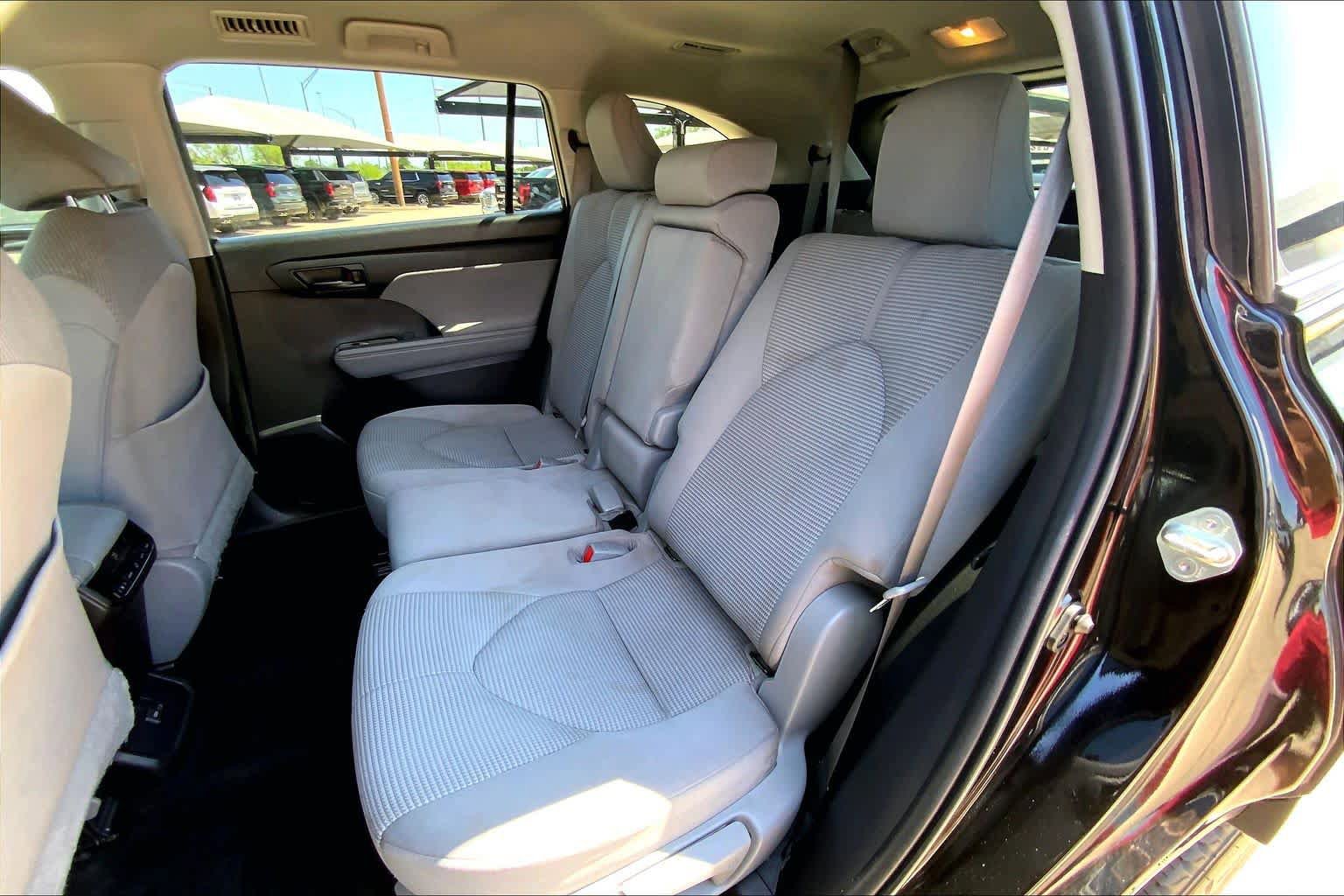 Used 2023 Toyota Highlander LE FWD image 20